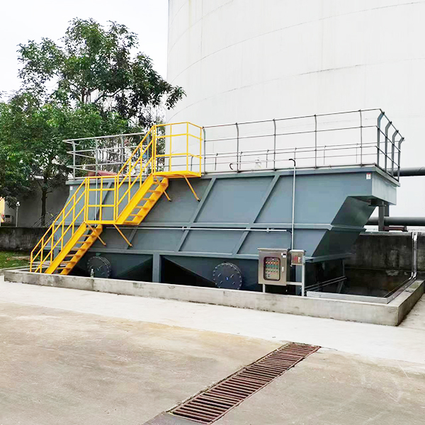 Área de superficie y clarificador de placa de láminas en el tratamiento de aguas residuales