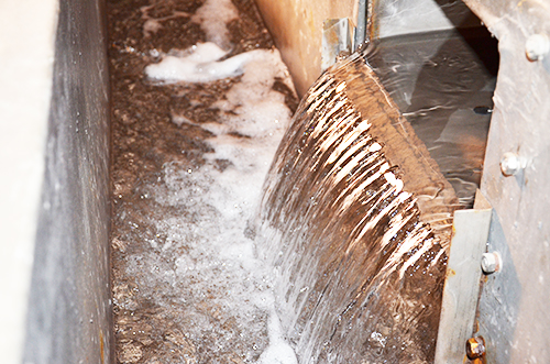 Clarificador de placa inclinada para-sólidos-solids-Removal-in-Wastewater-Treatment