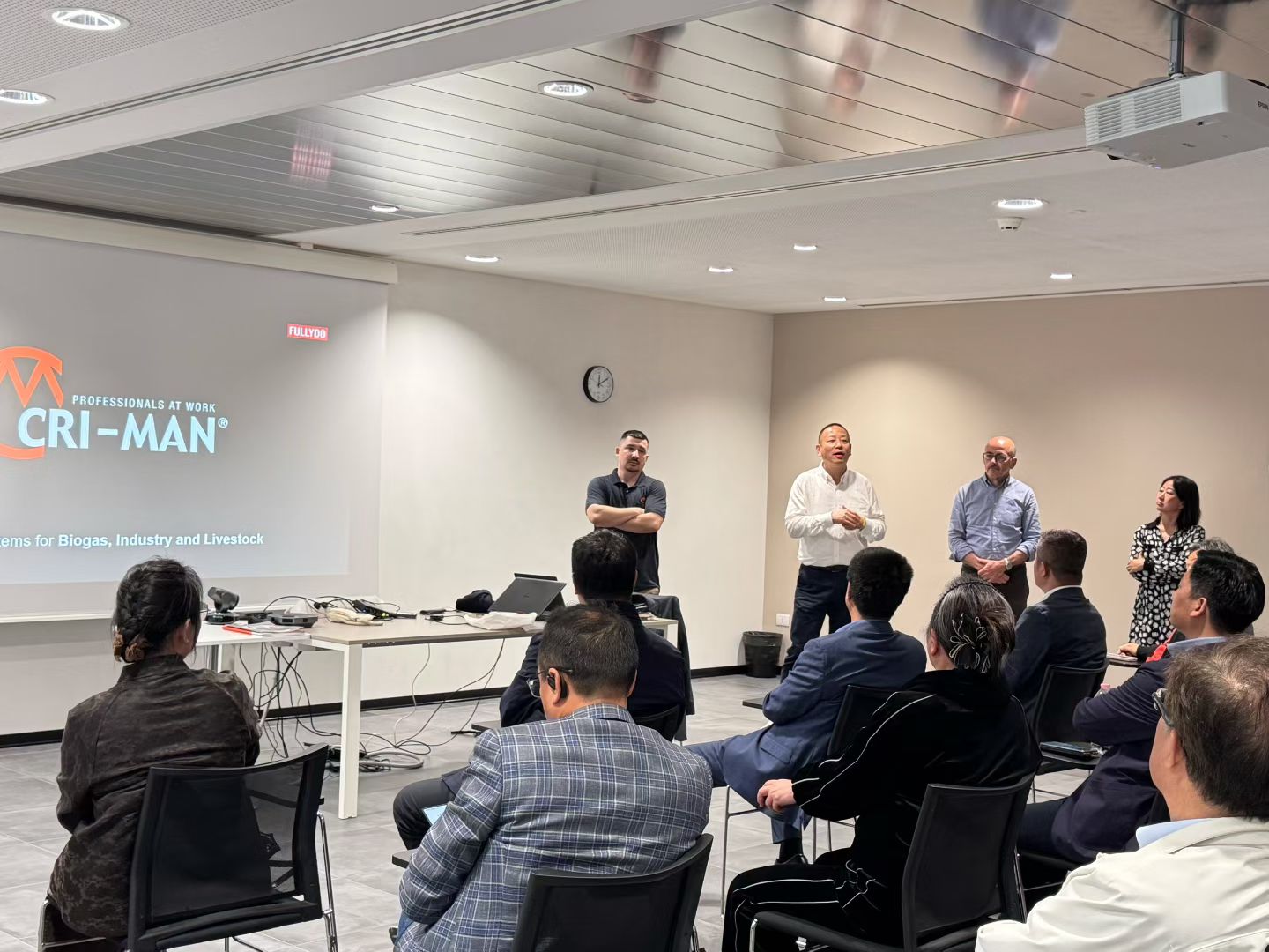Yosun Environmental se une al viaje de estudios europeo de la Asociaci&oacute;n de la Industria de Protecci&oacute;n Ambiental de Suzhou: visita a la sede de CRI-MAN en Italia